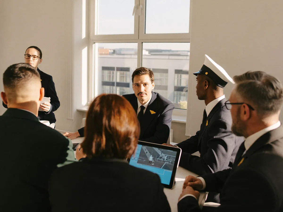 Das Team von EP Security Service bei der gemeinsamen Einsatzbesprechung